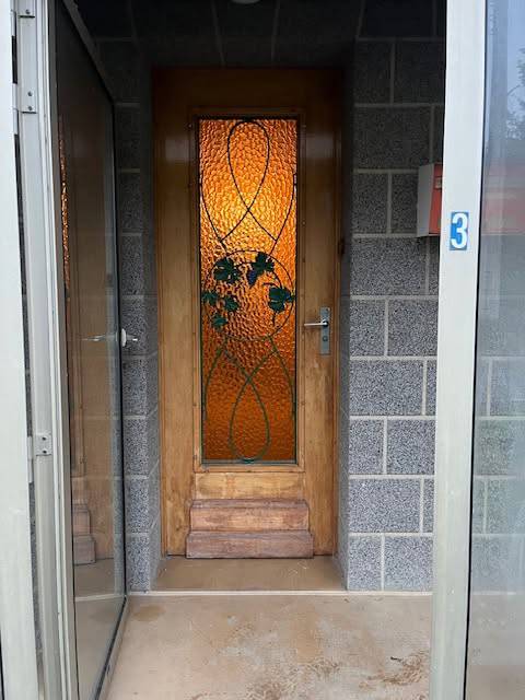 Porte en bois et verre